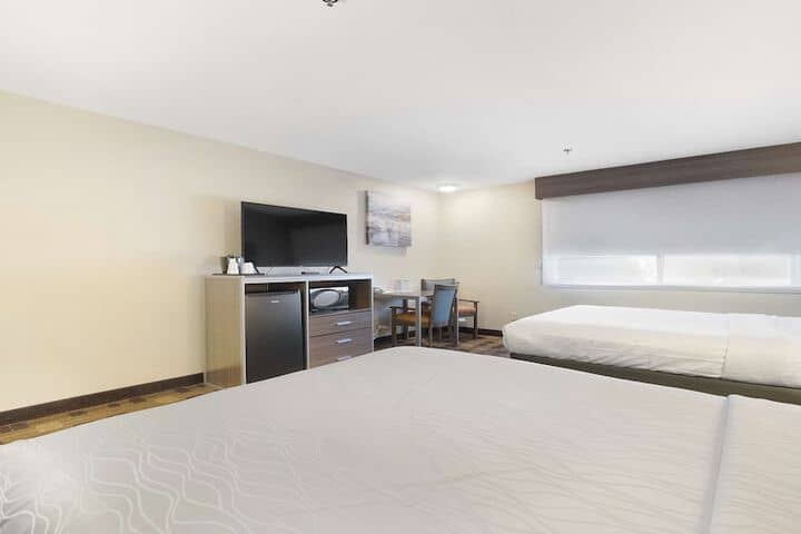 Room 32 of 57