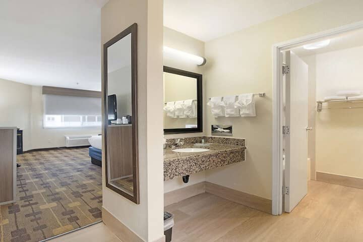 Room 22 of 57