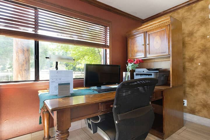 Business Center 55 of 57