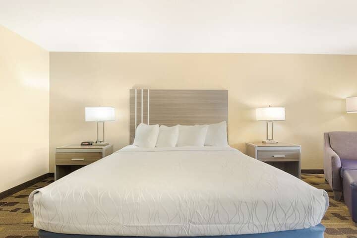 Room 25 of 57
